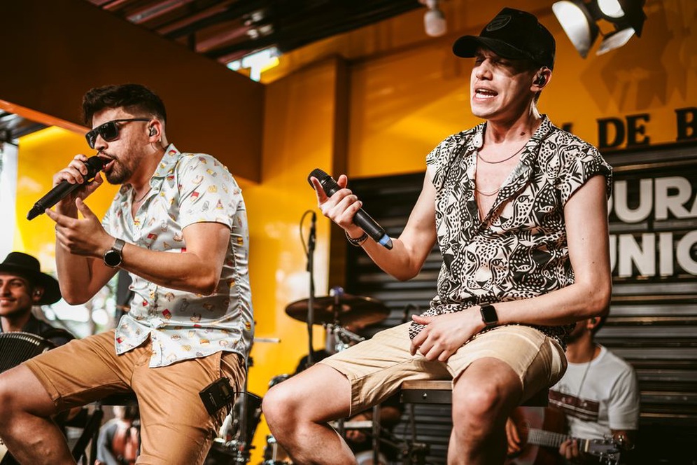 band musicale italiana durante un concerto dal vivo