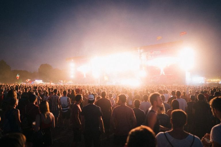 Festival italiani: storia, luoghi e trasformazioni della musica dal vivo