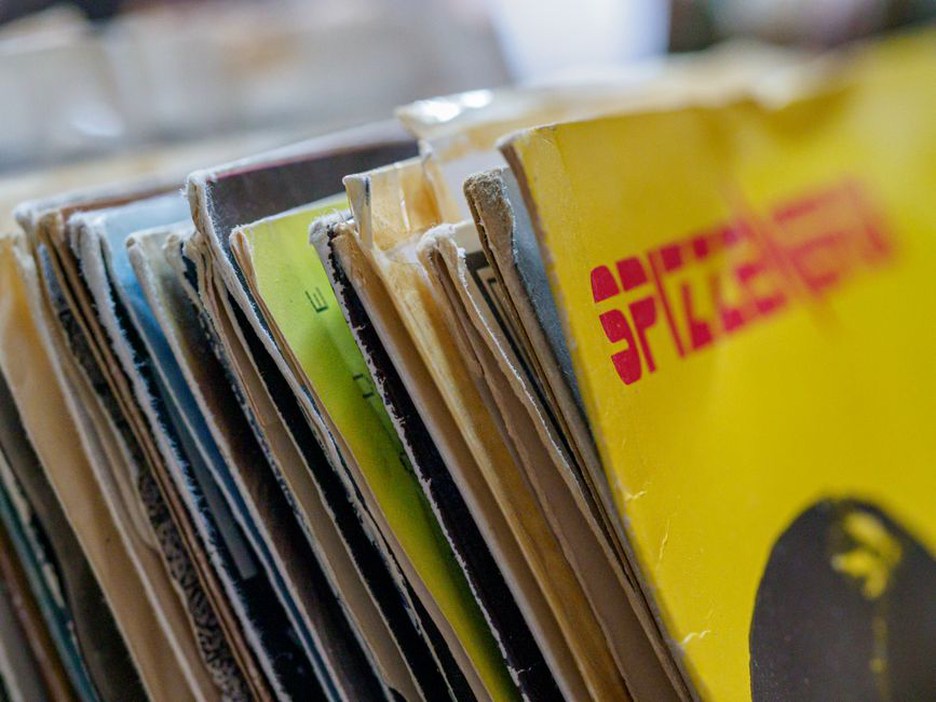 Copertina e superficie del vinile sotto esame