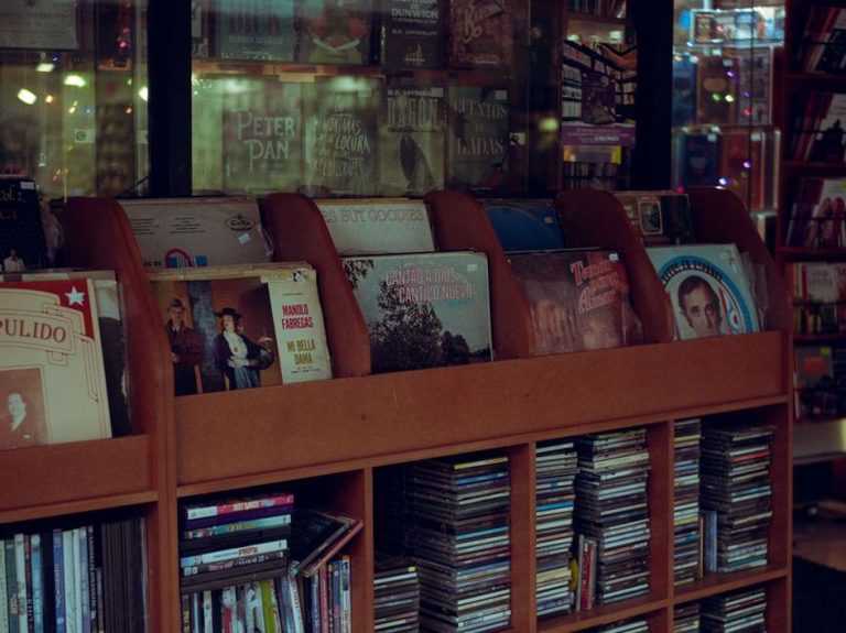 Dal CD allo streaming: come sono cambiati l’ascolto e la circolazione della musica