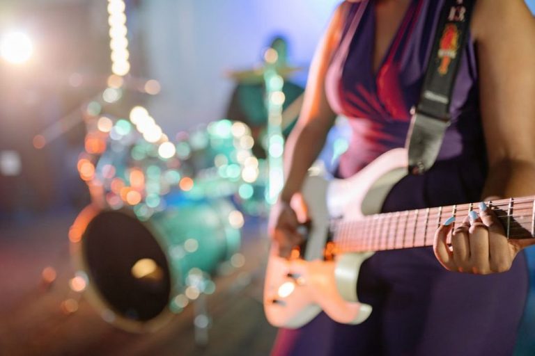 Donne nel rock: le voci, le chitarre e le canzoni che hanno cambiato le regole