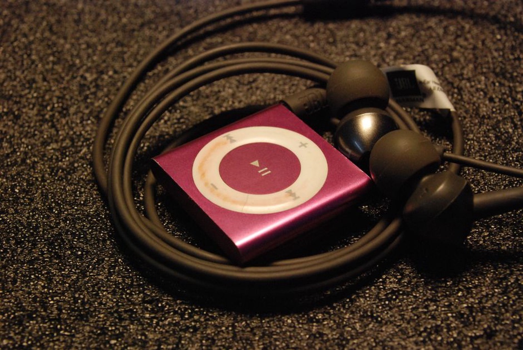 Lettore MP3 e auricolari pronti per uscire